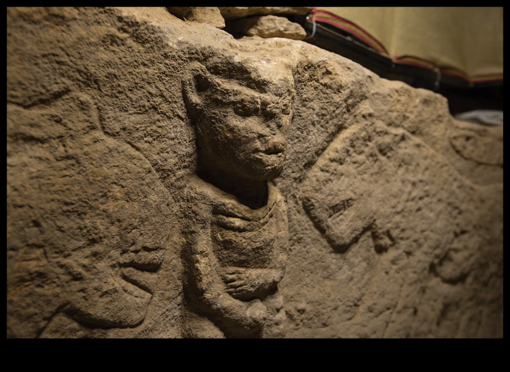 Iegravēti stāsti: stāsti, kas stāstīti caur seniem artefaktiem