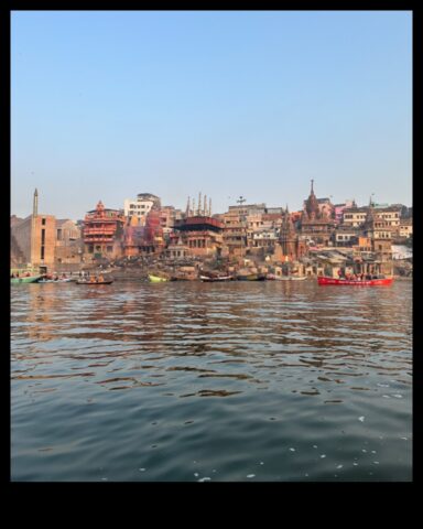 Pagātnes čuksti Piedzīvojums kādā brīdī un kultūrā izmantojot seniem artefaktiem