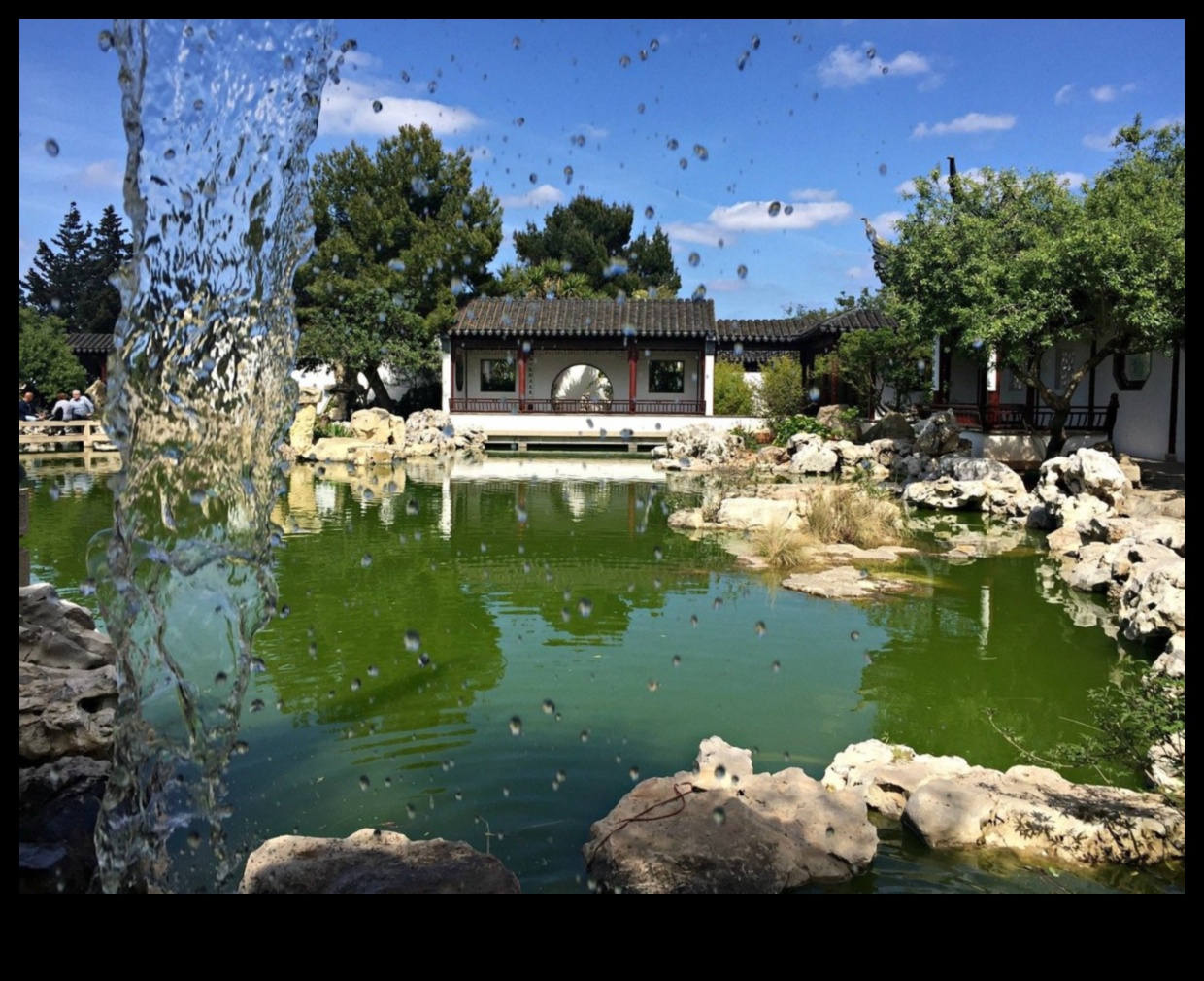 Rāmuma dārzs 1 Green Sanctuaries II: dārzu un zaļo patvērumu jauna atklāšana